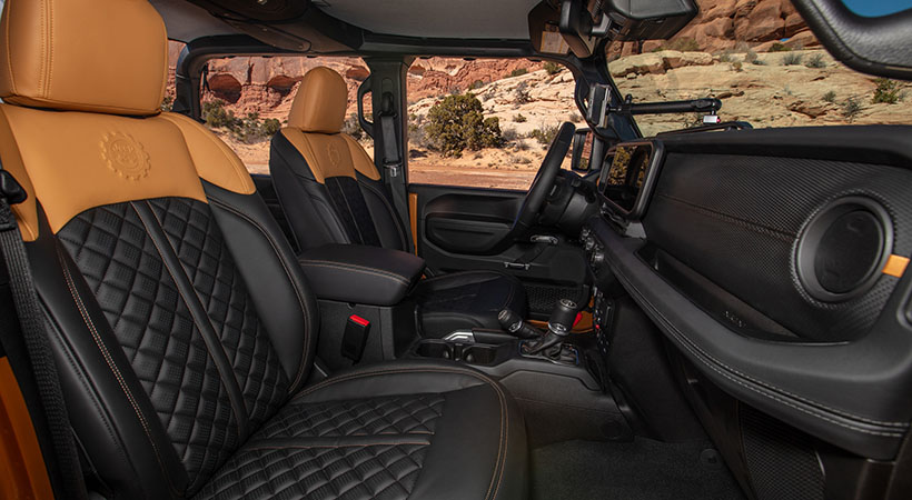 En cuanto al interior, los asientos han sido tapizados con piel Alea en tonos tostados y negros. Foto: Jeep