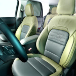 El interior cuenta con cubreasientos de Katzkin. Foto: Ford